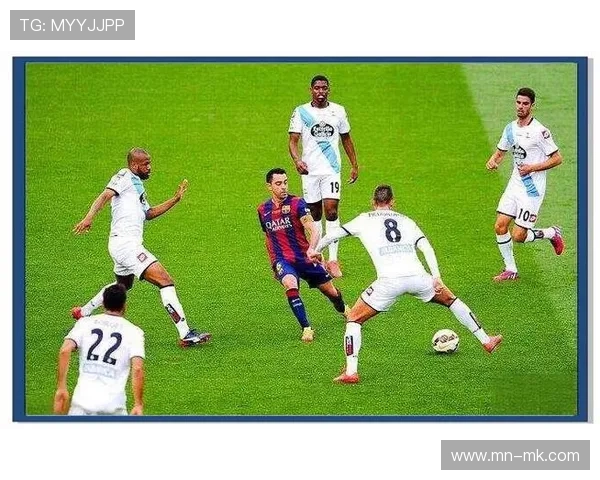 足球球星身形对比:从身高到体重解析不同风格球员的身体优势 足球球星身形对比:从身高到体重解析不同风格球员的身体优势